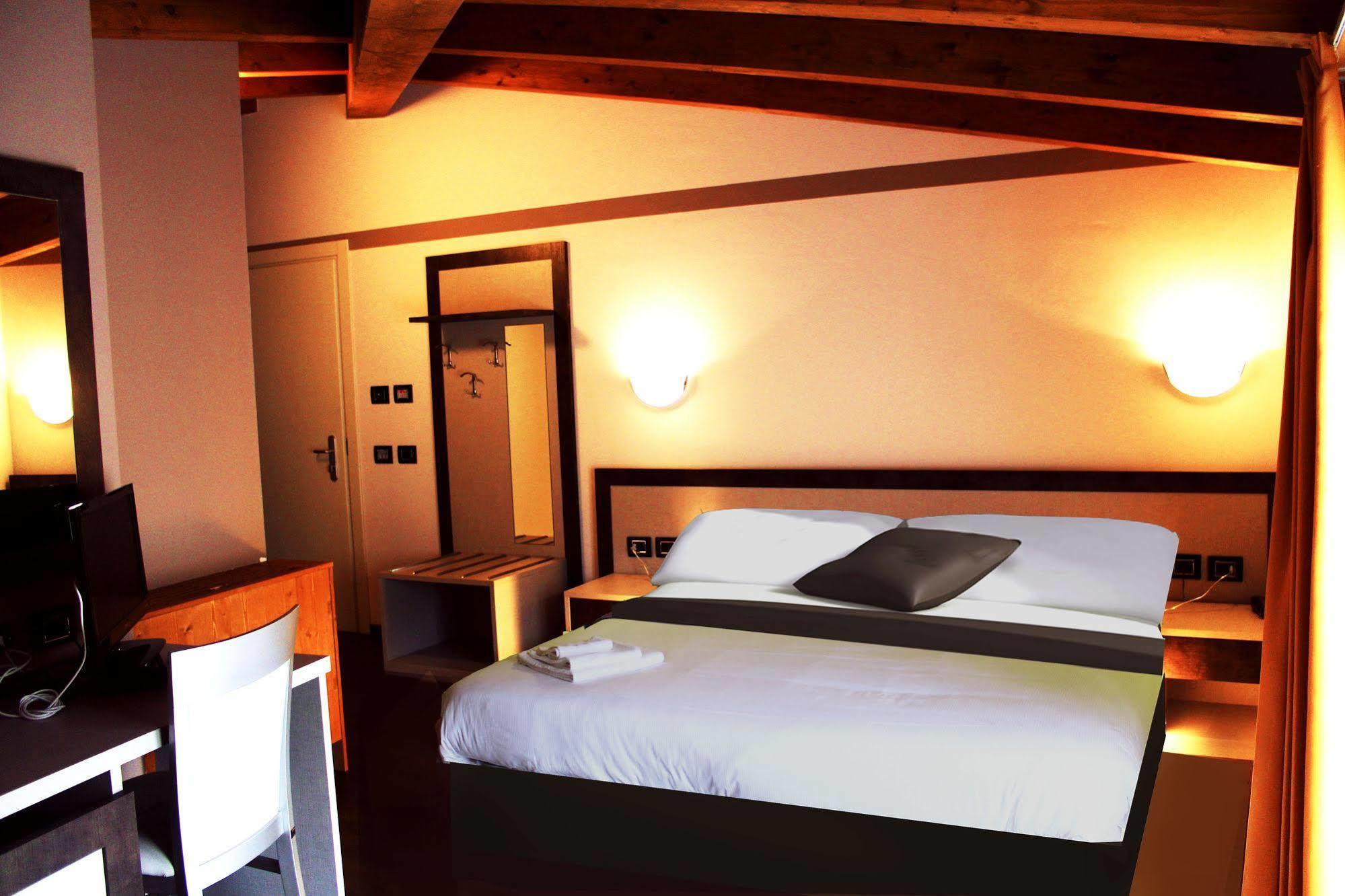 Hotel Lago Di Como Colico Dış mekan fotoğraf